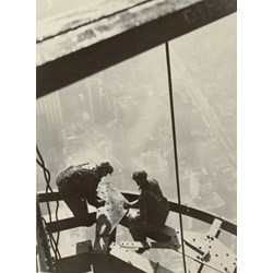 Grafika (02122) - "Lewis W. Hine: Empire State Building, New York, 1931" - 2000 pieces puzzle