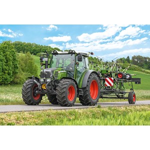 Schmidt Spiele (56257) - "Fendt 211 Vario with Fendt Wender Twister" - 150 pieces puzzle
