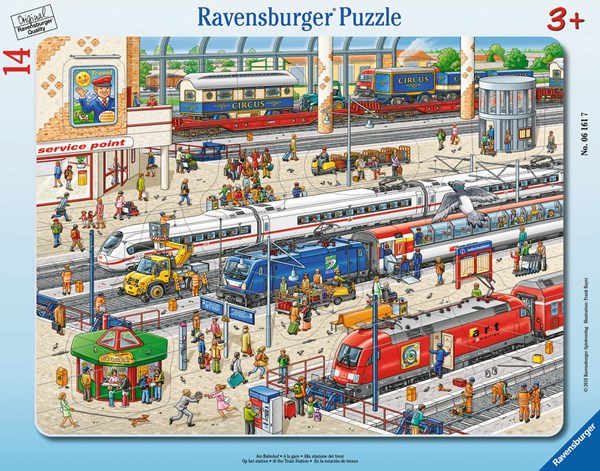 Ravensburger (06161) - "At the Train Station" - 14 pieces puzzle