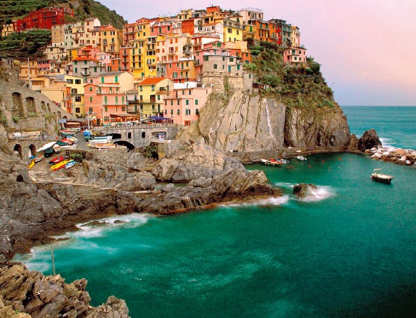 Ravensburger (16615) - "Cinque Terre, Italy" - 2000 pieces puzzle
